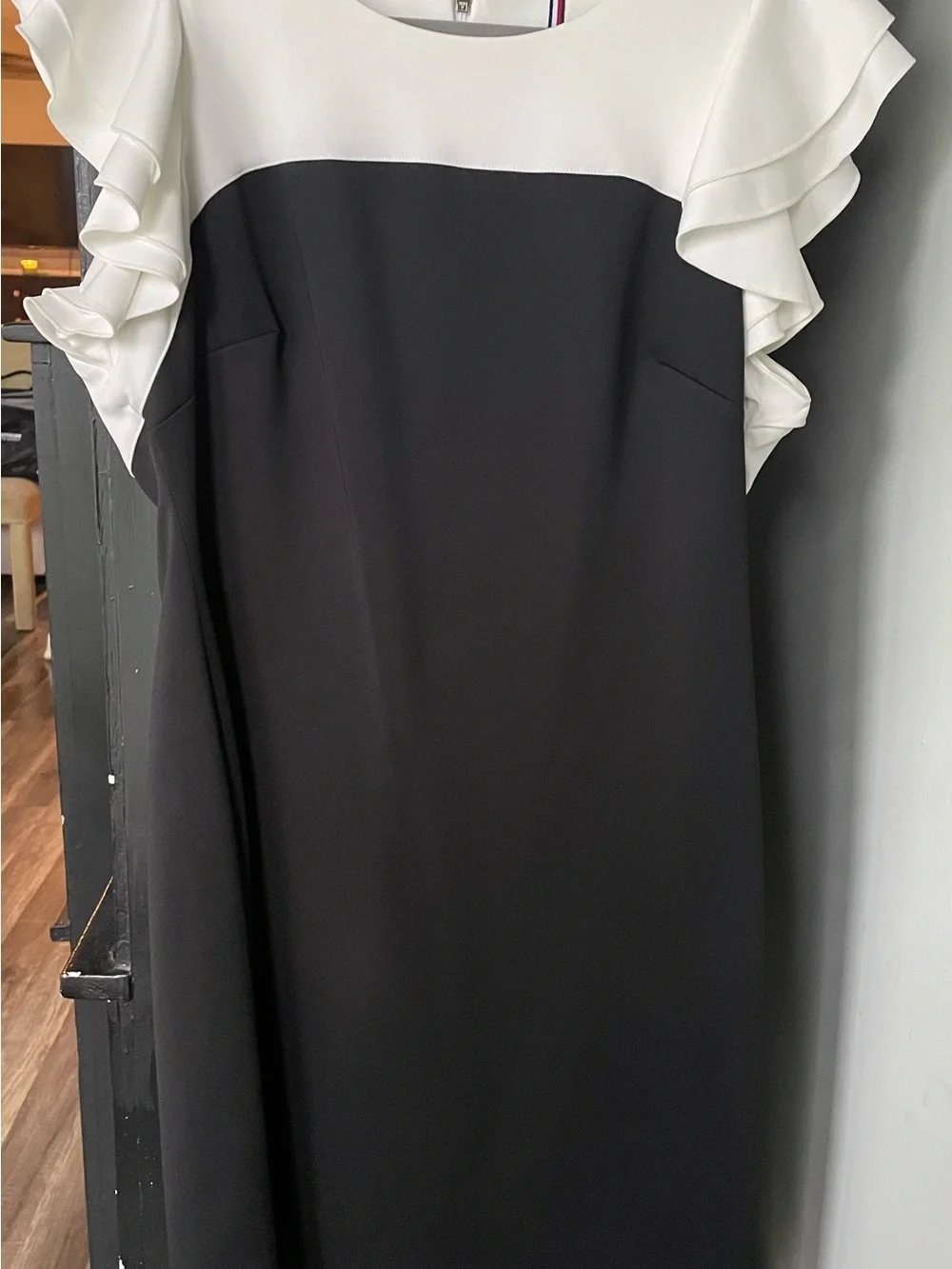 Tommy Hilfiger Black and White Ruffle Cap Sleeve Sheath Dress Plus Size 16 - Picture 5 of 9
